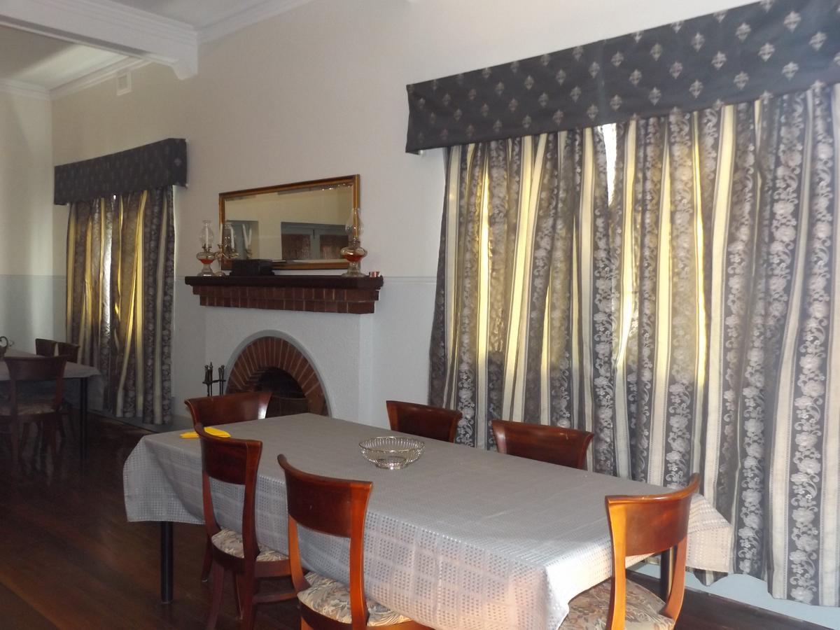 Queen Of The Murchison Guest House & Cafe Cue Экстерьер фото